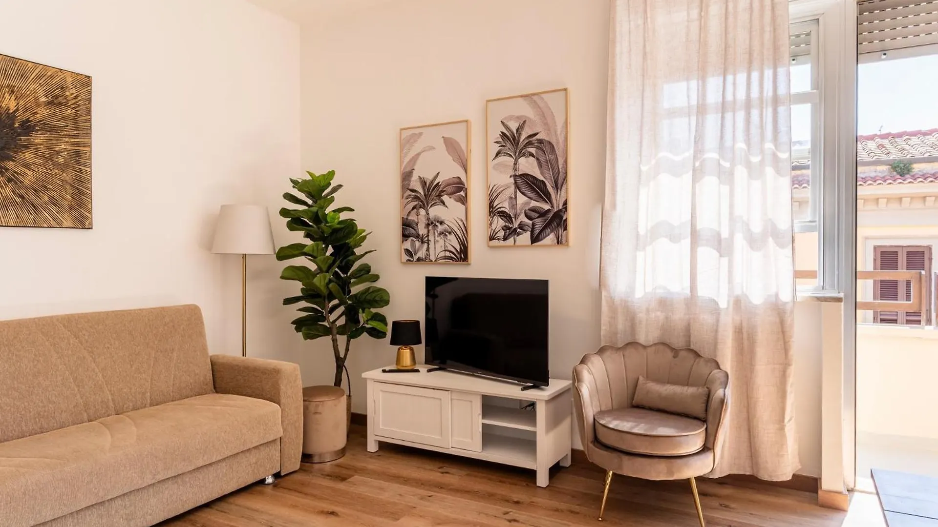Livorno Central And Modern 2 Apts & 1 Room! Apartment