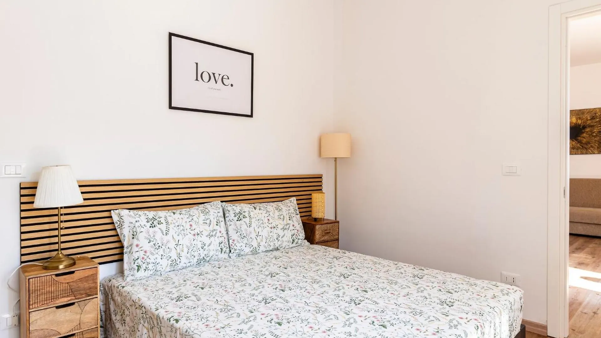 Livorno Central And Modern 2 Apts & 1 Room!