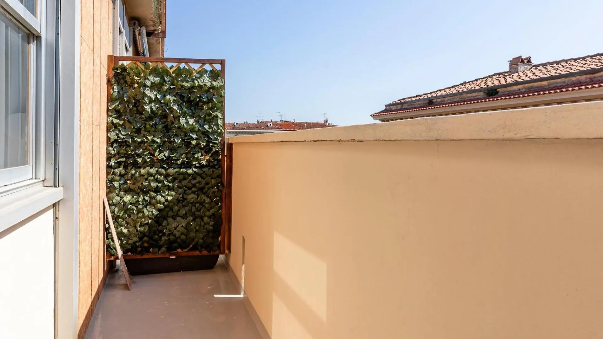 Livorno Central And Modern 2 Apts & 1 Room! Apartment