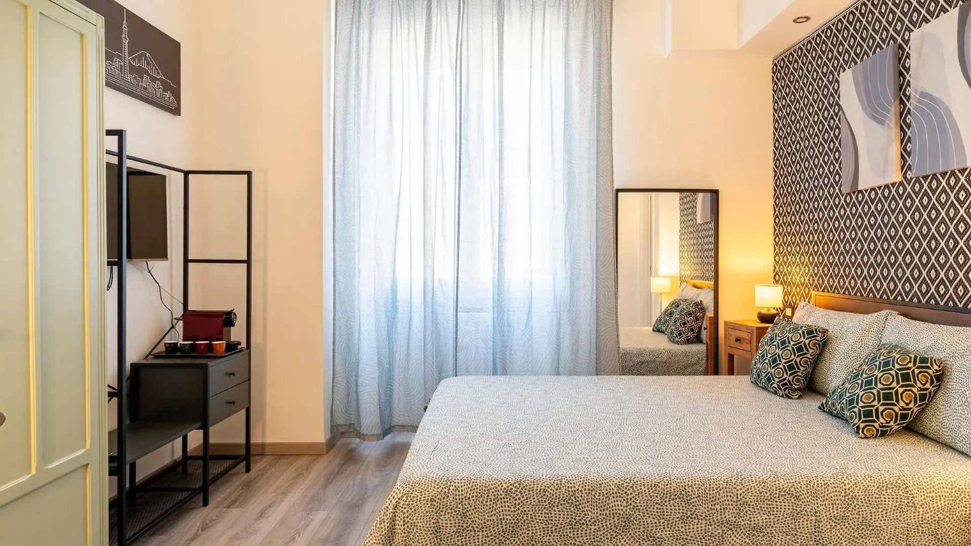 Livorno Central And Modern 2 Apts & 1 Room!